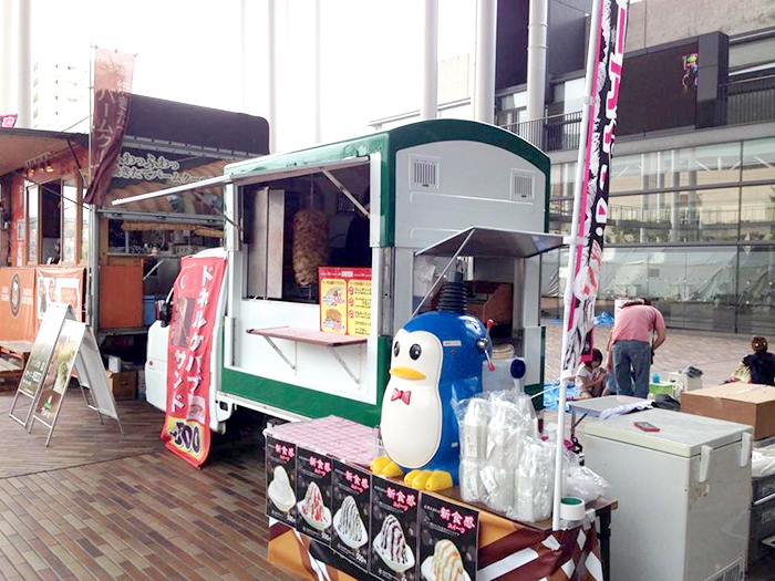 岸和田カンカン 「岸和田だんじり祭」で、ドネルケバブ販売