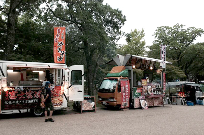 燈火会（奈良公園）でドネルケバブ販売